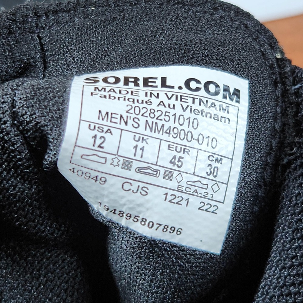 Sorel Carson Chelsea Boots Mens Size 12 Black Suede Pull On Lug Sole‎ Winter - Picture 8 of 9